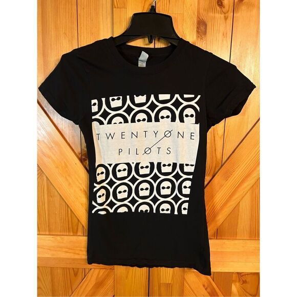 Twenty One Pilots Mask T-Shirt Size Small (4737) - Picture 1 of 4